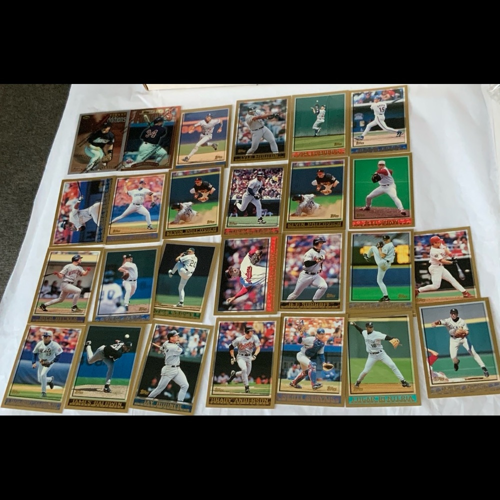 Bundle of Baseball Cards Lot 331